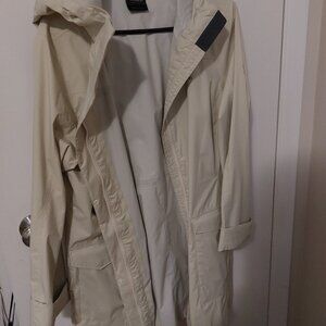 Jack Wolfskin rain coat Maybe worn for a very short time